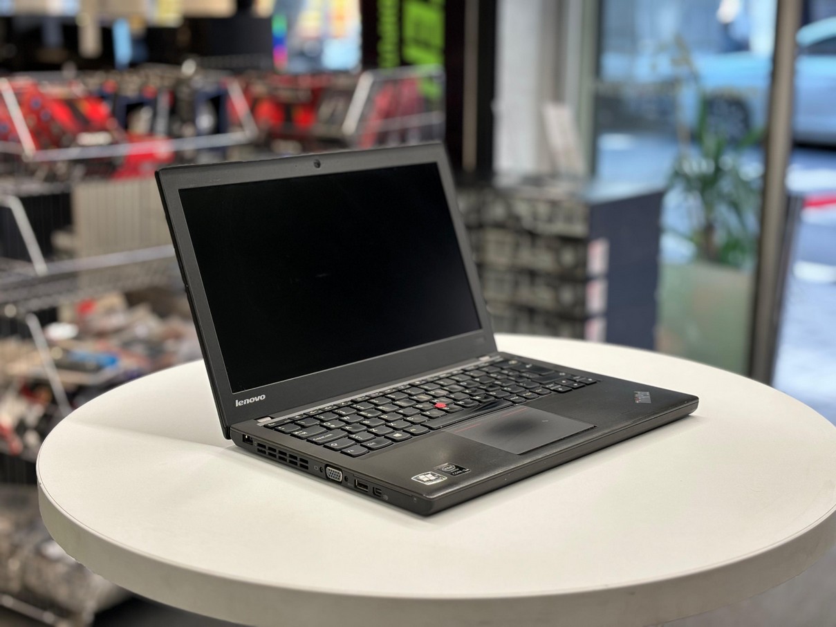 Thinkpad X240 i5-4200U メモリ4GB SSD128 Windows10Home